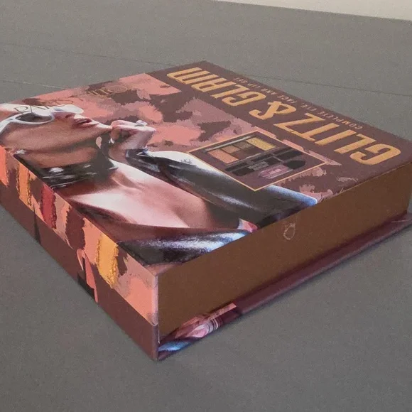 PARUS HILTON NEW Glitz & Glam Complete Eye, Face, And Lip Set - Picture 9 of 10